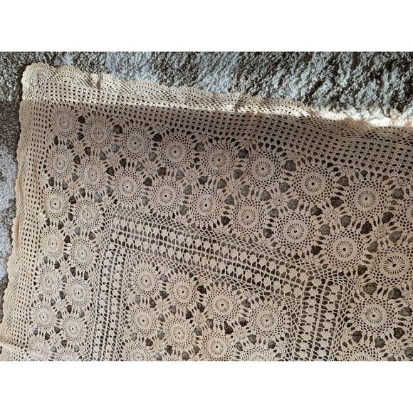Vintage Crocheted Tablecloth 42 x 68 inches - Picture 3 of 6